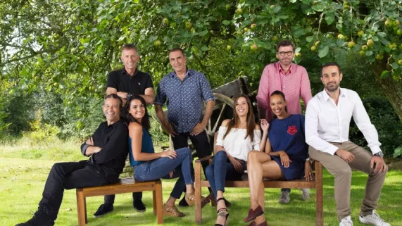 LES NOUVEAUX NOMADES LES NOUVEAUX NOMADES