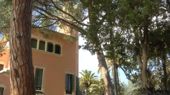 UNE MAISON UN ARTISTE