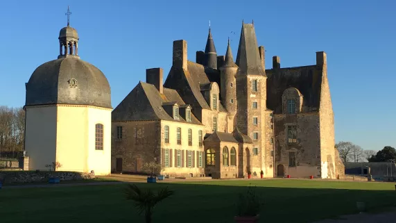 UNE MAISON UN ARTISTE