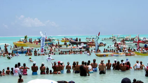Arrivée de l'Hawaiki Nui Va'a Hawaiki Nui Va'a
