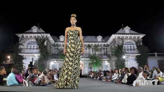 8ème édition des Premières de la Mode au Château Depaz à Saint-Pierre ©Association Les Premières de la Mode 8ème édition des Premières de la Mode au Château Depaz à Saint-Pierre