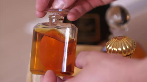 PARFUMS, LES SECRETS DU MADE IN FRANCE