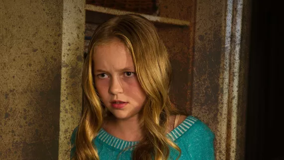 UN ANGE AUX DEUX VISAGES UN ANGE AUX DEUX VISAGES