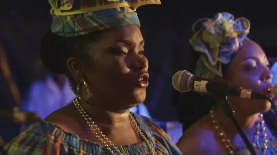 ©Ecrans du monde UN JOUR EN FÊTE... NWEL AUX ANTILLES