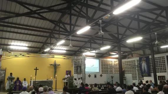 Eglise Saint-Antoine (Cité Zéphyr) en Guyane ©Guyane la 1ère Eglise Saint-Antoine (Cité Zéphyr) en Guyane