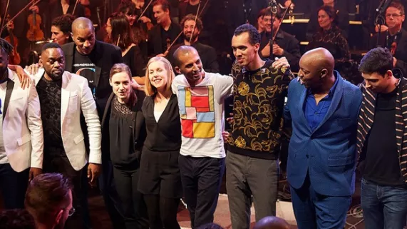 AU CLAIR DE LA LUNE  :  HIP HOP SYMPHONIQUE AU CLAIR DE LA LUNE  :  HIP HOP SYMPHONIQUE