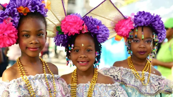 ©Nova production CARNAVAL DE TRINIDAD, LE CIMENT DE LA NATION RAINBOW