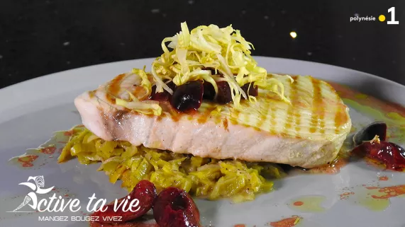 Espadon grillé fondu de poireau et sauce cerise Espadon grillé fondu de poireau et sauce cerise