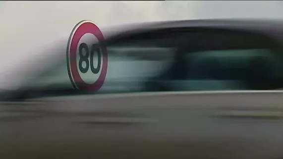 La limitation à 80 km/h est en test depuis près de deux ans sur la RN 151, entre Auxerre (Yonne) et Varzy (Nièvre)/©FTV Panneaux 80km/h