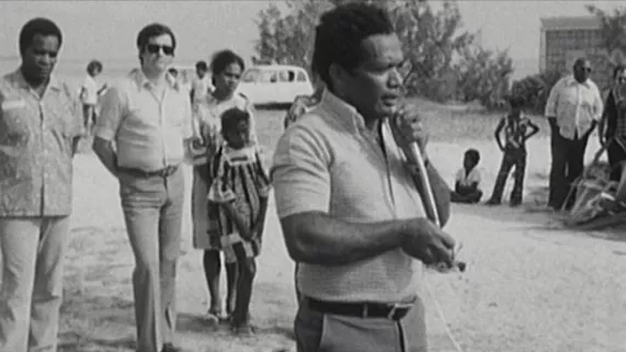 AU NOM DU PÈRE, DU FILS ET DES ESPRITS Jean Marie Tjibaou © Foulala Productions / Grand Angle Productions