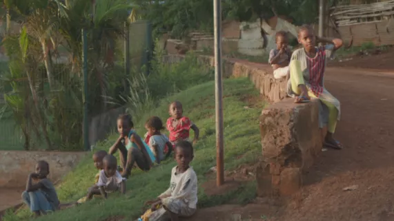 MAYOTTE, L’ENFANCE EN DANGER MAYOTTE, L’ENFANCE EN DANGER