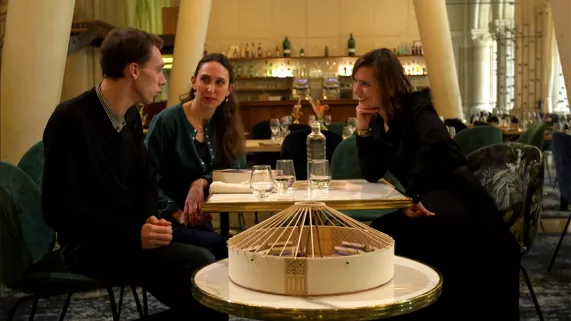 Mathilde Serrell, la comédienne Johanna Silberstein et le metteur en scène Matthieu Roy