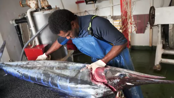 ©duol productions dans les pas...des pêcheurs en haute mer