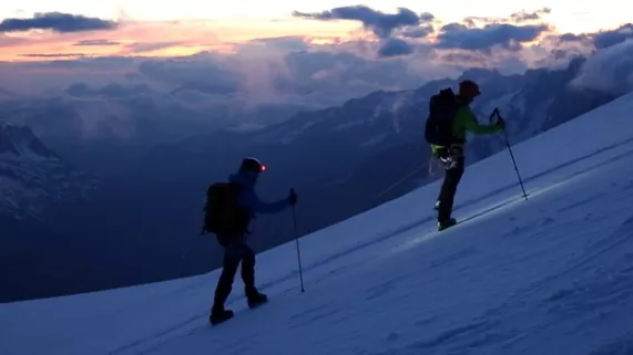 LES CONQUÉRANTS DES SOMMETS - INÉDIT LES CONQUÉRANTS DES SOMMETS - INÉDIT