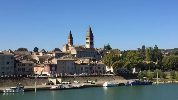 Vue de Tournus - Photo Tourisme Sud Bourgogne Vue de Tournus - Photo Tourisme Sud Bourgogne