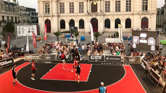 Le basket 3x3 est sur la place à Poitiers / © Alain Darrignad - FTV