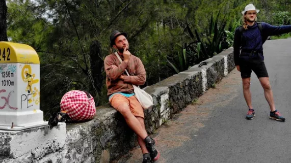 NUS & CULOTTÉS  OBJECTIF LA RÉUNION NUS & CULOTTÉS  OBJECTIF LA RÉUNION