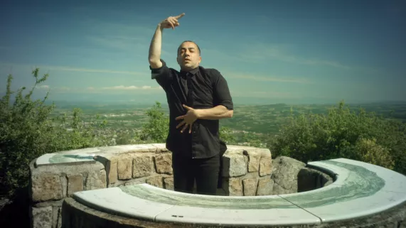 Abou Lagraa, la république du sens