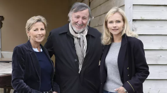 MORT DE LA PLAGE : MEURTRES A OMAHA BEACH MORT DE LA PLAGE : MEURTRES A OMAHA BEACH