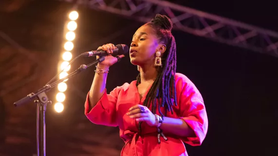 LE SAKIFO SUR UN PLATEAU - CONCERT ROUGAIVERDE LE SAKIFO SUR UN PLATEAU - CONCERT ROUGAIVERDE