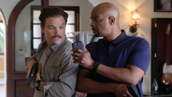 (C) PROD L'ARME FATALE