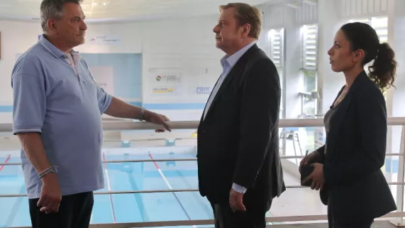 COMMISSAIRE MAGELLAN : LE BASSIN DES GRANDS COMMISSAIRE MAGELLAN : LE BASSIN DES GRANDS