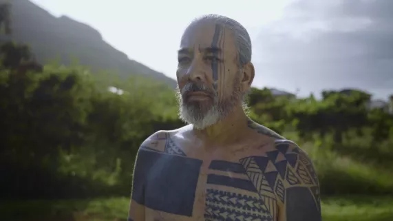 © What's Up Productions AUX RACINES D’HAWAII NANA I KE UMU