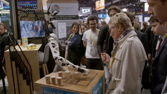 CASH INVESTIGATION / AU SECOURS, MON PATRON EST UN ALGORITHME CASH INVESTIGATION / AU SECOURS, MON PATRON EST UN ALGORITHME