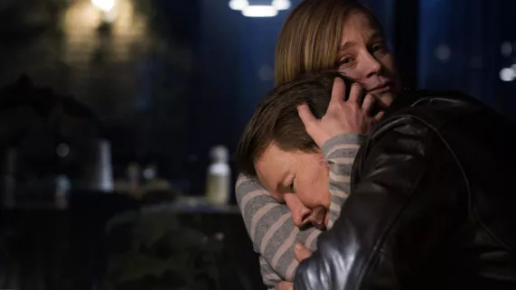 LES INITIES (FOLLOW THE MONEY)