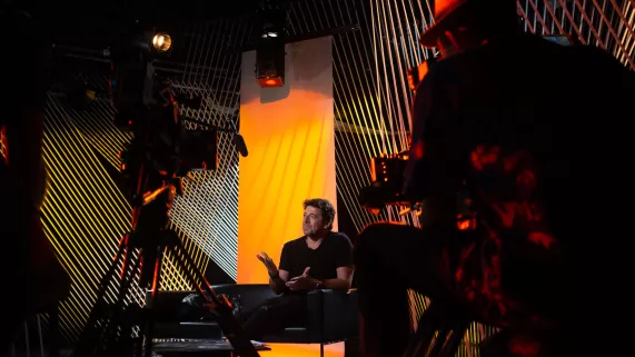 BRUEL, ENTRE LES LIGNES