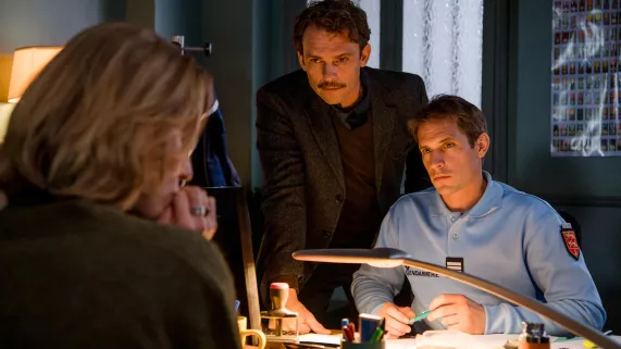 @ Jean-Philippe Baltel / FTV / Nilaya Productions Meurtres à Pont-L'Évêque
