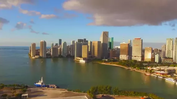 INVESTIGATIONS: CONFRONTATIONS MIAMI / RÉPUBLIQUE DOMINICAINE