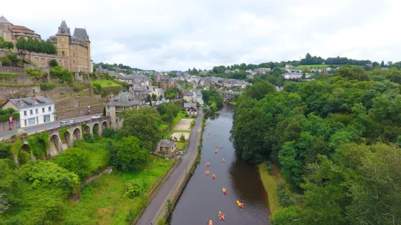 La Vézère (Corrèze Tourisme) La Vézère (Corrèze Tourisme)