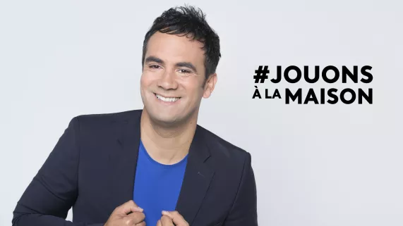 # JOUONS À LA MAISON