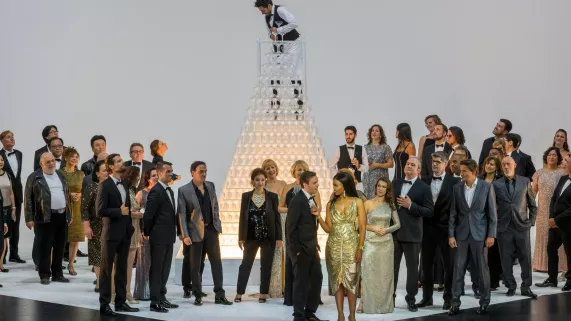 LA TRAVIATA À L’OPÉRA NATIONAL DE PARIS