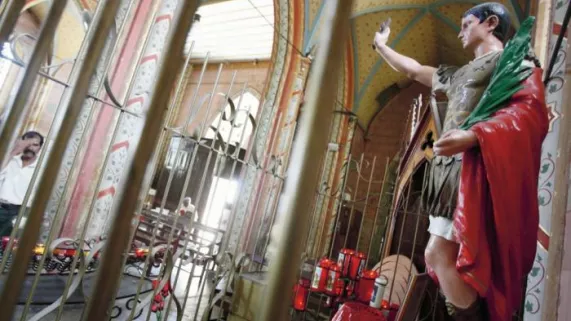 ARCHIPELS : CACHEZ CE SAINT ! SUR LES TRACES DE SAINT-EXPEDIT