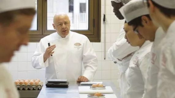 Thierry Marx et les apprentis © ROCHE Productions Thierry Marx et les apprentis © ROCHE Productions