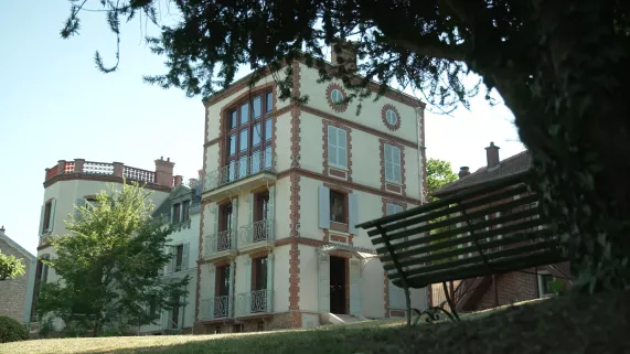 UNE MAISON, UN ARTISTE