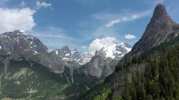AU COEUR DES MONTAGNES