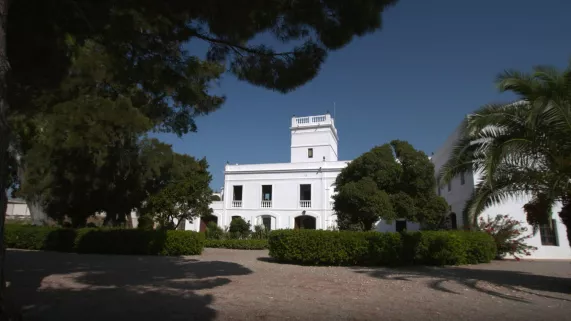 UNE MAISON, UN ARTISTE