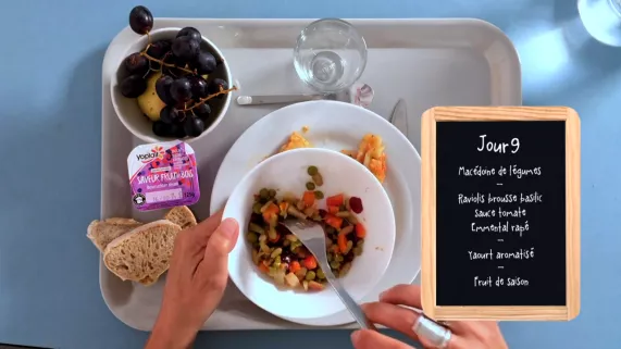 Y avait quoi à la cantine ? repas de cantine