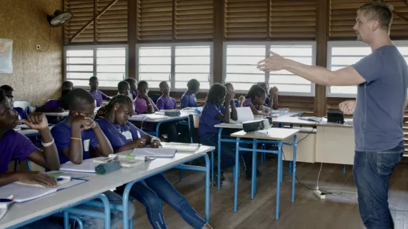 Apatou, Les enfants du fleuve