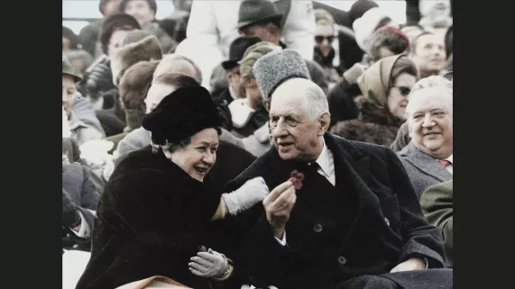 CHARLES DE GAULLE, HISTOIRE D'UN GEANT