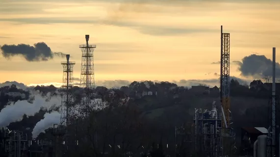 LACQ, UNE ODEUR DE SOUFRE