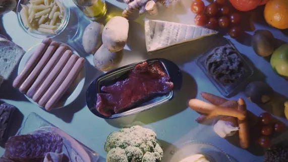 ENQUÊTE DE SANTÉ : ALIMENTATION : FAUT-IL CROIRE AUX RÉGIMES ANTI-CANCER ? ENQUÊTE DE SANTÉ : ALIMENTATION : FAUT-IL CROIRE AUX RÉGIMES ANTI-CANCER ?