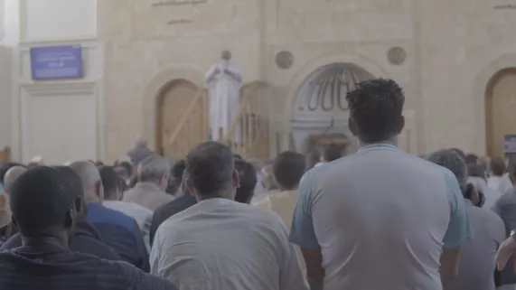 Djellaba-basket (c) Seconde Vague Productions