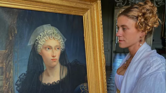 SECRETS D'HISTOIRE : LA DUCHESSE DE BERRY, UNE REBELLE CHEZ LES BOURBONS SECRETS D'HISTOIRE : LA DUCHESSE DE BERRY, UNE REBELLE CHEZ LES BOURBONS