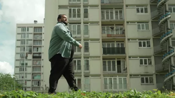 Big Sof, un danseur hors format Rencontre avec Sofiane, un danseur pas comme les autres dans un documentaire touchant à voir samedi 24 août à 22h00.