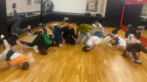 BREAKDANCE 1920 LGDH (c) Morgane Production