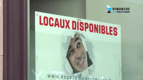 Dimanche en politique -  © FTV Commerce fermé avec une pancarte "Locaux disponibles"